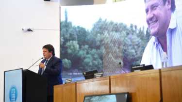 Comunicación política. El Deliberante tuvo un redundante despliegue de tecnología visual con monitores y pantallas.  Foto: Florencia Salto.