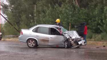El accidente ocurrió alrededor de las 15, sobre la Ruta 7, en el Chañar. (Gentileza).-