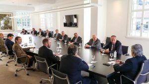 El Gobierno se reúne con empresarios como parte del diálogo por precios y salarios