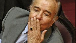 Robo del anillo de Menem: investigan a enfermeros y ofrecen una recompensa