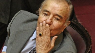 El anillo de oro tiene gran valor para la familia del fallecido expresidente Carlos Menem. Foto archivo.