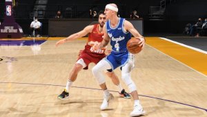 La jugada que le hizo LeBron a Campazzo en la victoria de Lakers sobre Denver