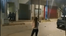 Imagen de Femicidio de Úrsula: El video de la represión policial a amigos