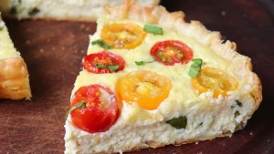 3 simples pasos para esta tarta quiche de tomates cherry