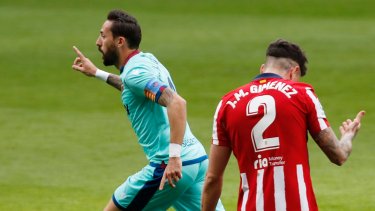 Morales festeja en primer tanto del partido para Levante. 