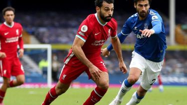El clásico Liverpool - Everton se destaca en Inglaterra.