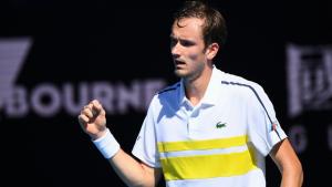 Medvedev barrió a Rublev y clasificó a las semifinales en Australia