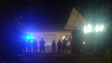 La policía custodiaba el ingreso al hospital de San Martín. Foto: sanmartinonlinenoticias