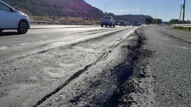 El municipio de Regina pidió a Vialidad la reparación de ondulaciones en la ruta 22. (Foto Pablo Accinelli)