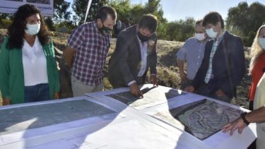 Gaido presentó el paseo costero desde el Parque Agreste hasta el paseo del Este, en la ribera del río Neuquén