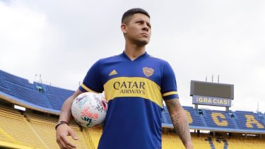 Marcos Rojo fue presentado el martes y al toque entrenó. Hoy por la mañana avisó de su molestia. 
