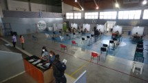 Imagen de Arrancó con dudas la vacunación a policías en Viedma