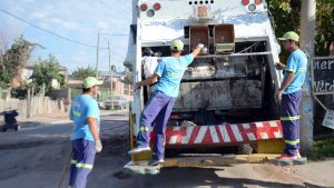 La chocó un camión recolector y le produjo una fractura de cráneo: condenaron al conductor en Cinco Saltos