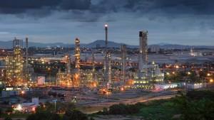 Los recortes de la OPEP vacían los stocks de petróleo mundial