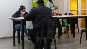 Empezó hoy la vacunación a policías y penitenciarios de Roca