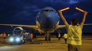 Partió a Moscú un nuevo vuelo para traer vacunas Sputnik V