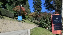 Imagen de Los egresados que arrojaron a un joven de un segundo piso se fueron de Bariloche