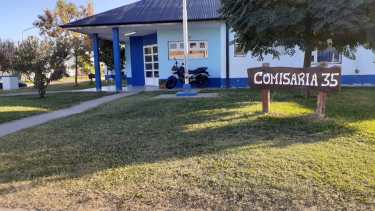 Personal de la Comisaría 35 de Regina, detuvo a un hombre que poseía un arma y circulaba en una moto robada. 