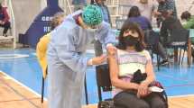 Imagen de Vacunan en Cutral Co y Huincul contra el coronavirus