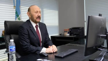 Insfrán sigue en el ojo de la tormenta. 