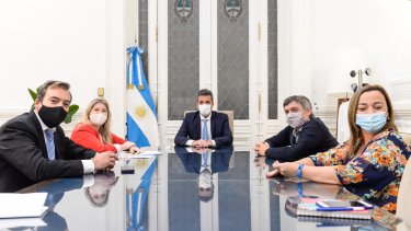 Soria se reunió con Massa, Máximo, Moreau y Álvarez Rodríguez antes de la sesión de hoy. (Foto: @CrisAlvarezRod)