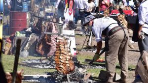 Toda la carne al asador, en IDEVI: gran festival gastronómico viedmense el próximo finde
