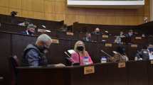 Imagen de Los conflictos salariales atravesaron la primera sesión de la Legislatura de Neuquén