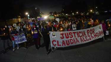 La movilización se realizó en la noche de este jueves por el centro roquense. (Foto: Andrés Maripe) 
