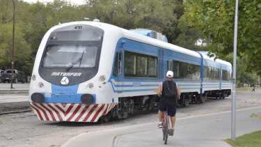Los servicios del Tren del Valle no funcionaran por 24 horas. Foto: archivo Yamil Regules.