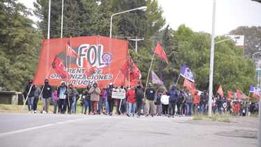 Las organizaciones sociales anunciaron que los cortes se repetirán mañana y el viernes. (Yamil Regules).-