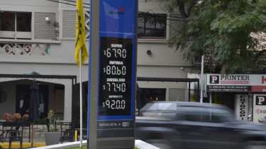 Los precios de los combustibles en la capital de Neuquén. (Yamil Regules)