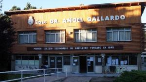 En el colegio de Bariloche donde hallaron 100 restos óseos funcionó un cementerio