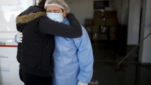 Coronavirus: otras diez personas murieron y se detectaron 2922 casos en el país