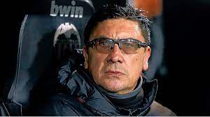El Mono Burgos llegó a Argentina y el viernes debuta en Newell´s
