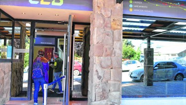 El municipio de Bariloche acumuló 52 millones de deuda con la CEB. Foto: archivo