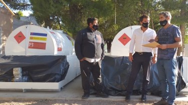 El ministro Buteler anunció que se ampliará la capacidad de combustible en El Cuy. (foto: gentileza)