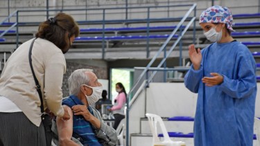La mujer interrumpió la campaña de vacunación. (Archivo - foto ilustrativa).-