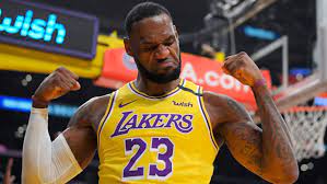 LeBron James quiere renovar en los Lakers hasta el 2024 para jugar con su hijo