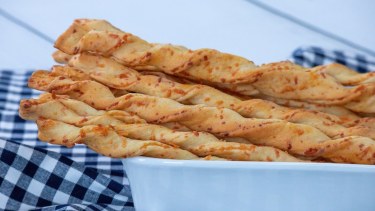 Mirá que fácil es hacer estos palitos de queso