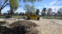 Imagen de Ya se construye el cordón cuneta en el barrio IPPV de Huergo
