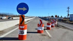 Habilitaron el paso elevado de la Ruta 22 en Mainqué y esperan por el Godoy