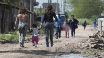 Imagen de La pobreza bajó al 37,3% y la indigencia retrocedió al 8,2%