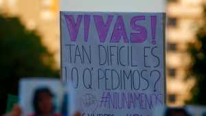 Denuncian que Carreras no gasta el dinero suficiente para prevenir la violencia de género