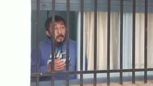 Giro sorpresivo: un fallo beneficia al hombre que tomó de rehén al abogado para reclamar inocencia