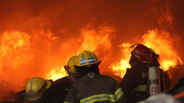 Si bien ha habido diversas iniciativas, los bomberos aún no cuentan con el acceso a una aseguradora.-