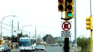 Análisis: Dos luces verdes, una amarilla y una roja, en medio de la miseria política