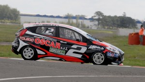 Abdala logró la pole y ganó una de las series de la Clase 2