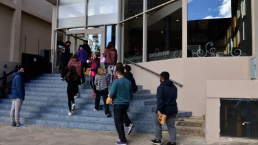 Plantean que unos 1.800 trabajadores temporarios se ven afectados por la suspensión de los viajes estudiantiles. Foto: archivo