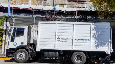 Con la entrega del camión se completó el equipamiento previsto para el municipio de Regina.