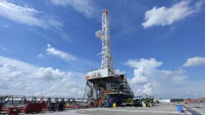 Prevén una nueva caída en la producción de petróleo de Estados Unidos